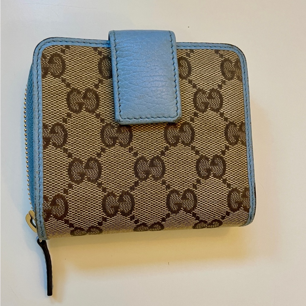 GUCCI Light Blue Signature GG Small Bifold Zipper Wallet